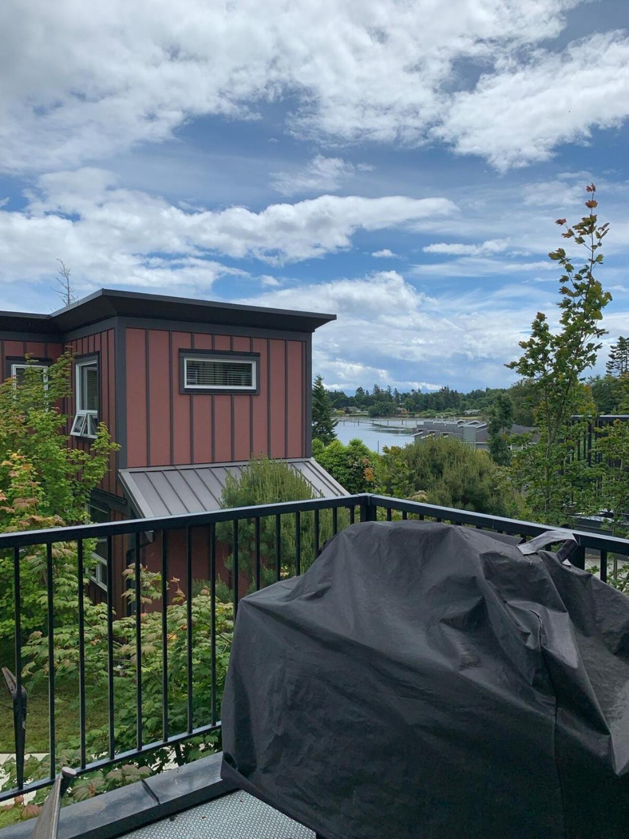 Ocean View Townhome - Sooke Harbour Marina Exterior photo